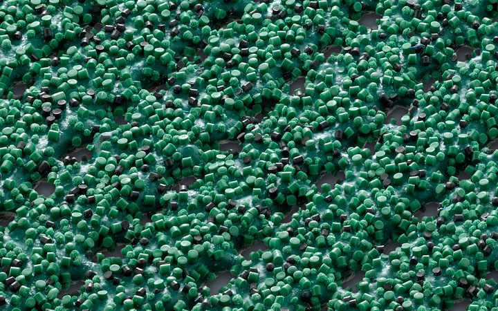Наружный грязезащитный коврик AKO Safety Mat зеленого цвета.